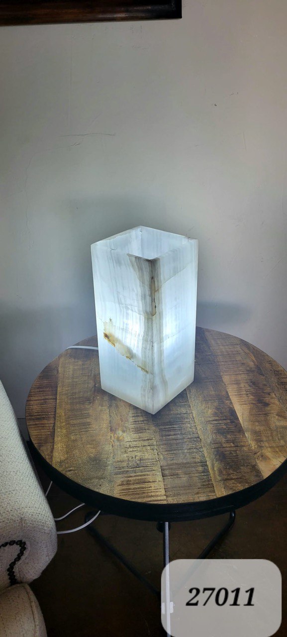 14" x 6" x 6" Onyx Lamp